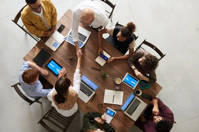 Intranet w modelu SaaS – wady i zalety rozwiązania chmurowego.